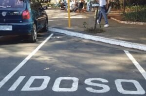 Prefeitura de Atibaia Estacionamento para Idosos