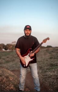 Feira Noturna do Posto de Monta acontece nesta quinta-feira (16/10) com apresentação de Rael Alternativo