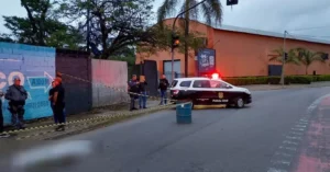 Homem é assassinado a facadas em briga ocorrida na Avenida dos Imigrantes durante a madrugada.