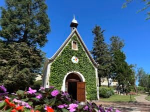 Santuário da Mãe e Rainha