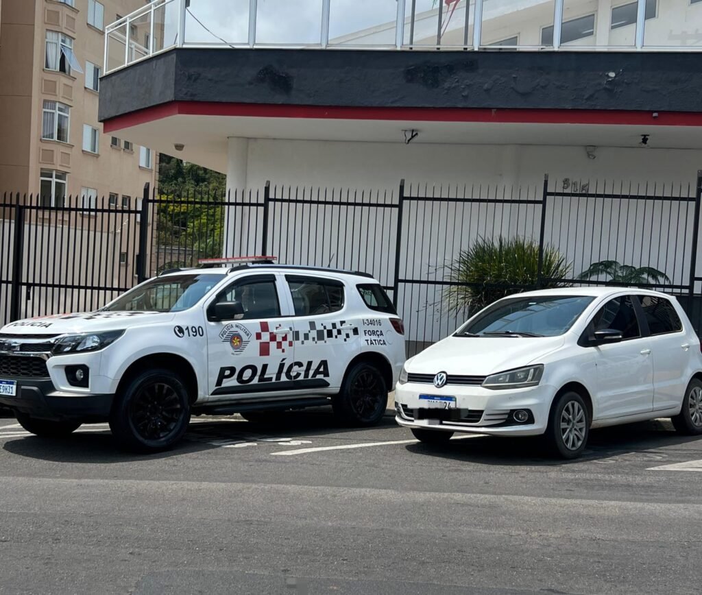 Equipe da Força Tática prende indivíduo por receptação de veículo em Atibaia.