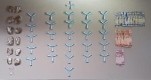 Polícia Militar prende mulher por tráfico de drogas