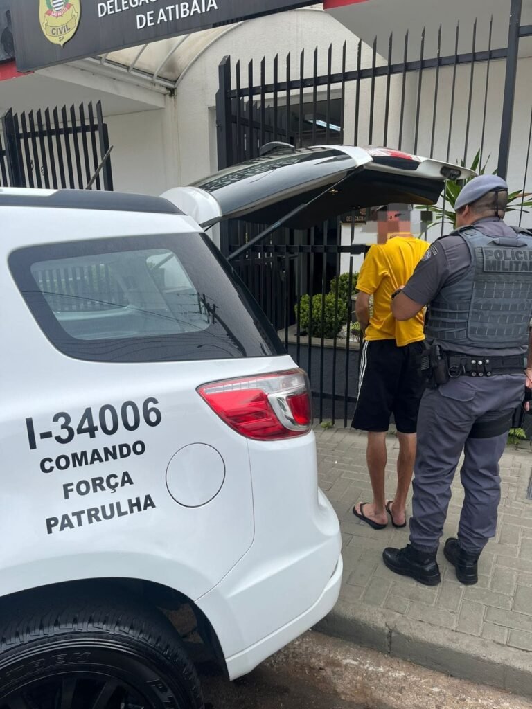 Polícia Militar prende indivíduo por roubo e furto em Atibaia.
