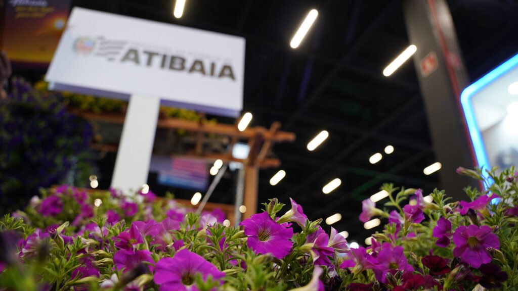 Atibaia participa da Feira do Empreendedor 2025 e destaca avanços na área de desenvolvimento econômico