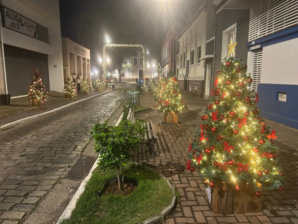 Prefeitura de Atibaia lança “Ação Luzes de Natal” IDEA
