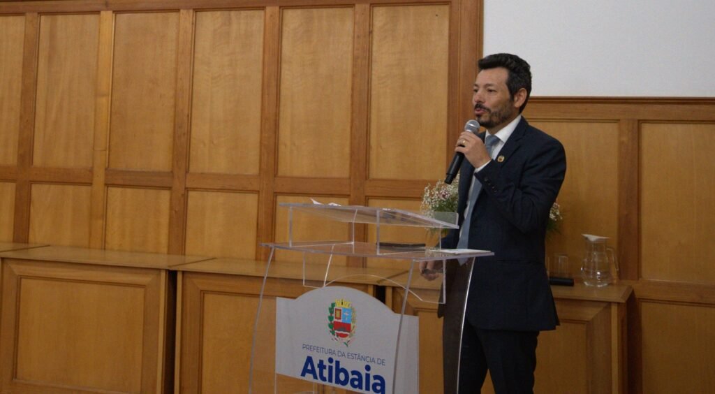 Prefeito de Atibaia Daniel Martini