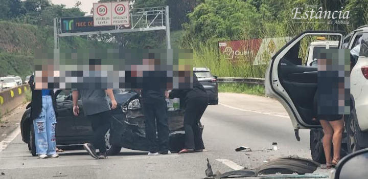 Acidente na rodovia Fernão Dias (BR-381)