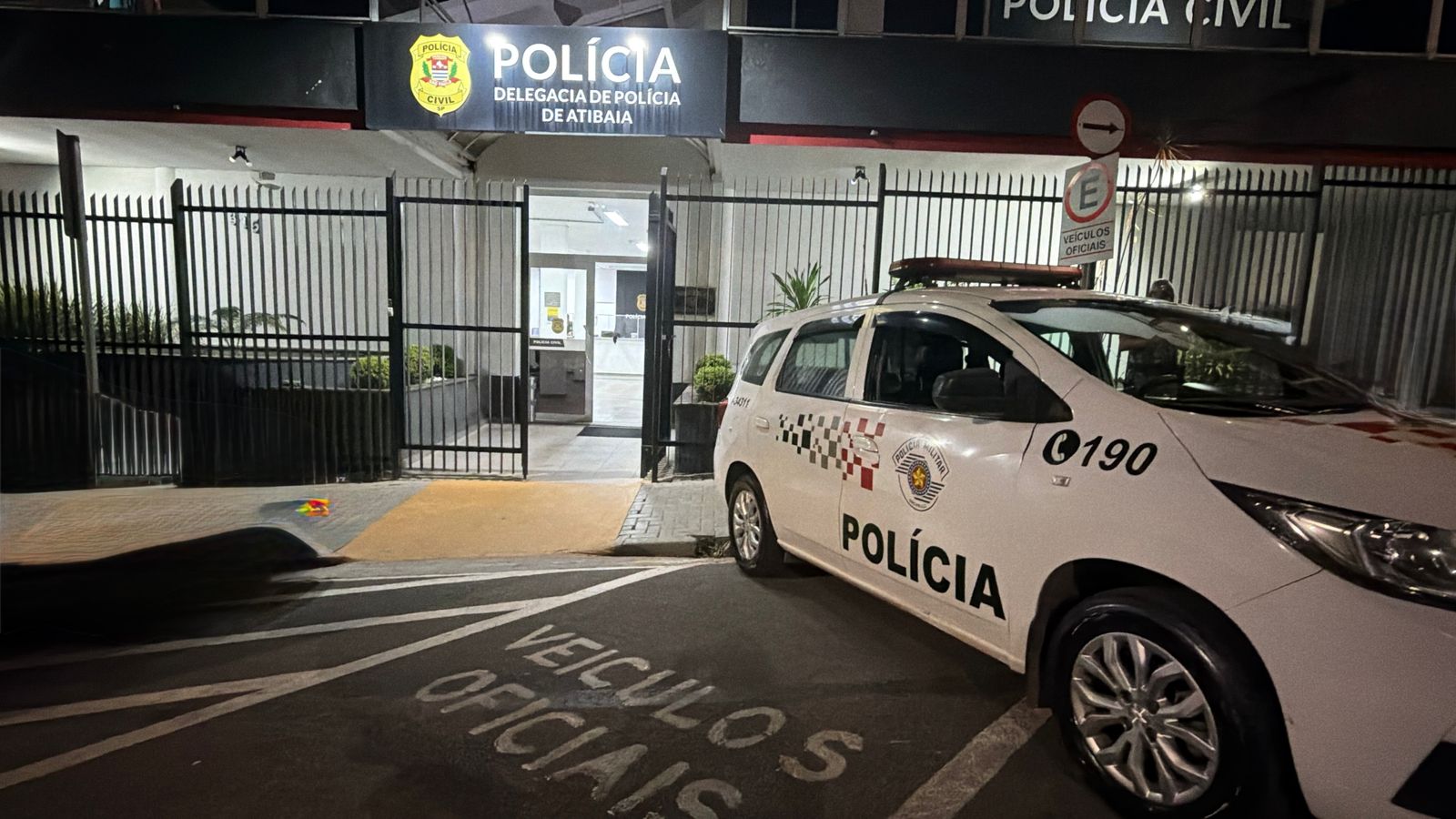 Mãe é presa após deixar três filhos menores sozinhos