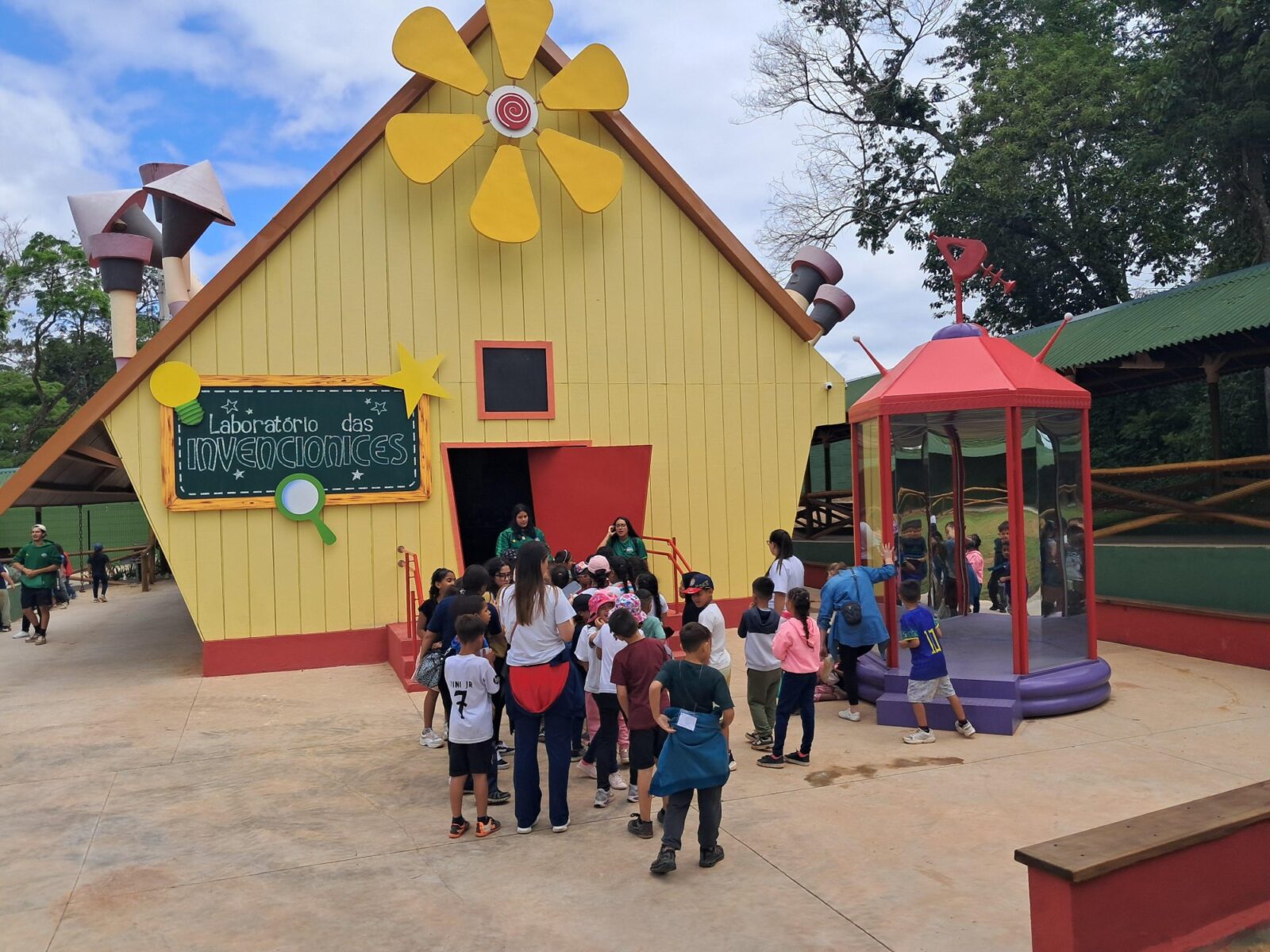 alunos-do-2-ano-participam-de-passeio-educativo-e-cultural-no-parque
