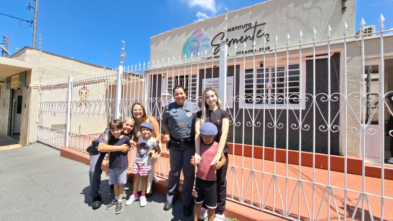 Visita da PM ao Instituto Semente