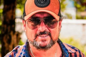 Cantor Mauri, irmão da dupla Chitãozinho e Xororó