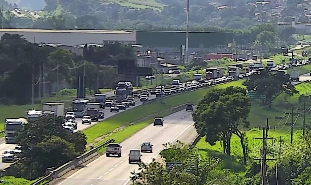 acidente na rodovia D. Pedro I (SP-065)