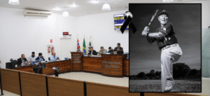 professor e árbitro de beisebol Isamu Akiyama