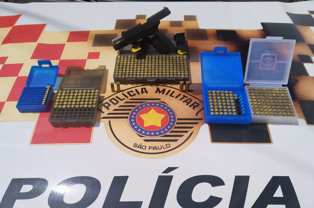 Polícia Militar localiza e apreende arma de fogo e munições durante averiguação em Bragança Paulista
