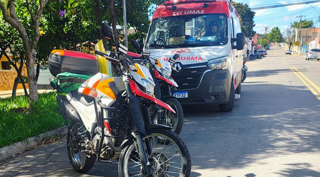 Avenida Presidente Vargas, no bairro Jardim Cerejeiras, em Atibaia