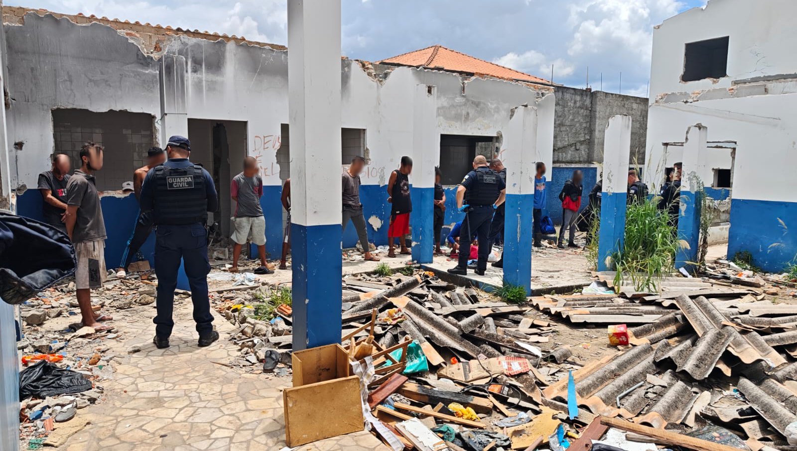 imóvel abandonado no Caetetuba