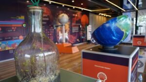 Carreta do Museu Catavento chega a Atibaia