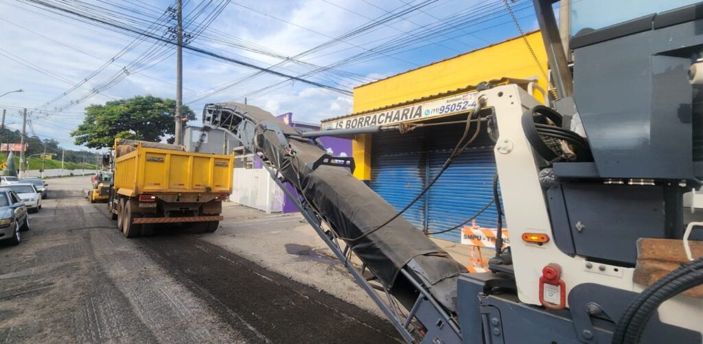 Rua Antônio da Cunha Leite no bairro do Portão