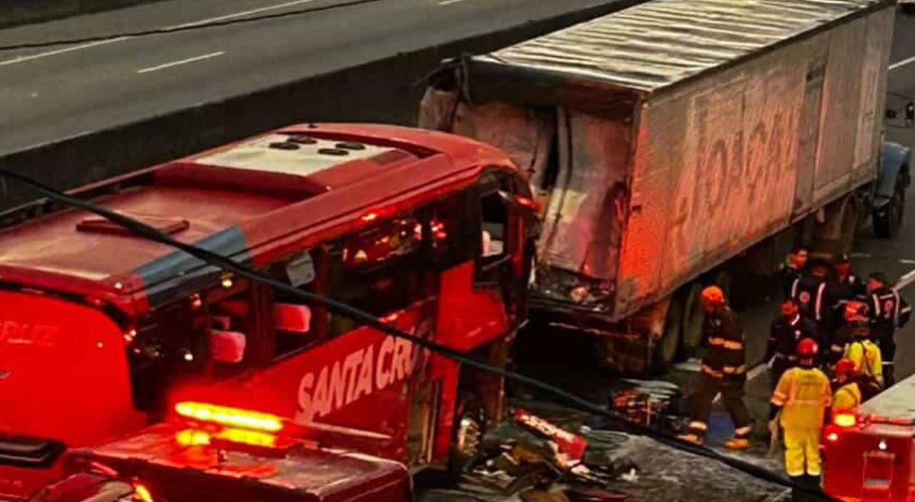 Acidente com ônibus na Rodovia Fernão Dias