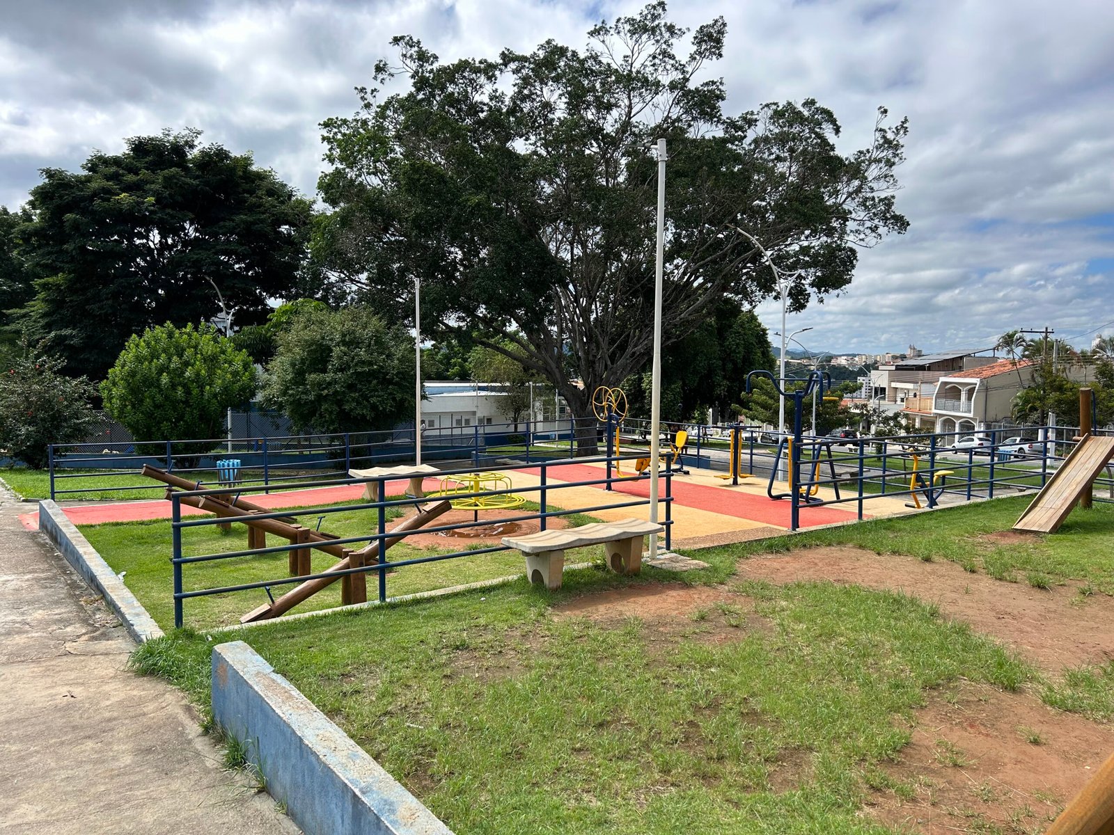 Praça Alvise Abramo, Praça da Amada, Alvinópolis