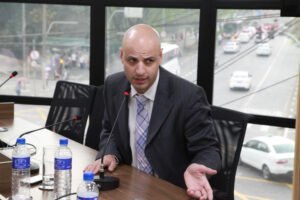 Douglas Galiazzo, Golpistas usam falsas encomendas para instalar vírus