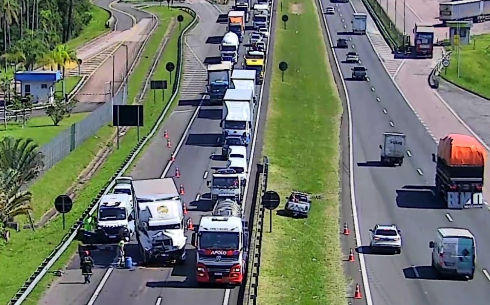 Acidente na Rodovia Dom Pedro I