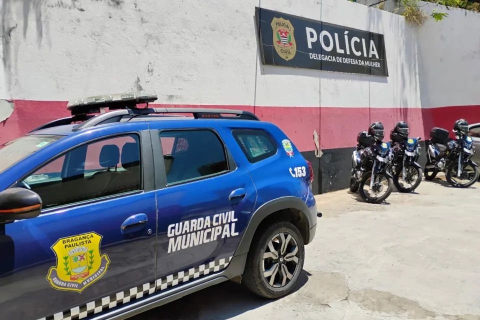 Mãe é presa por abandono de criança