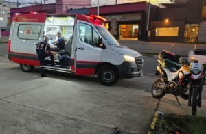 Homem é encontrado esfaqueado em avenida de Atibaia