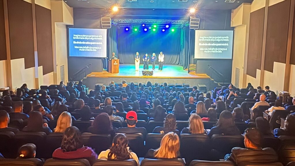 Capacitação do “Programa Integra” reúne profissionais da rede e reforça a qualidade do ensino para mais de 5 mil alunos