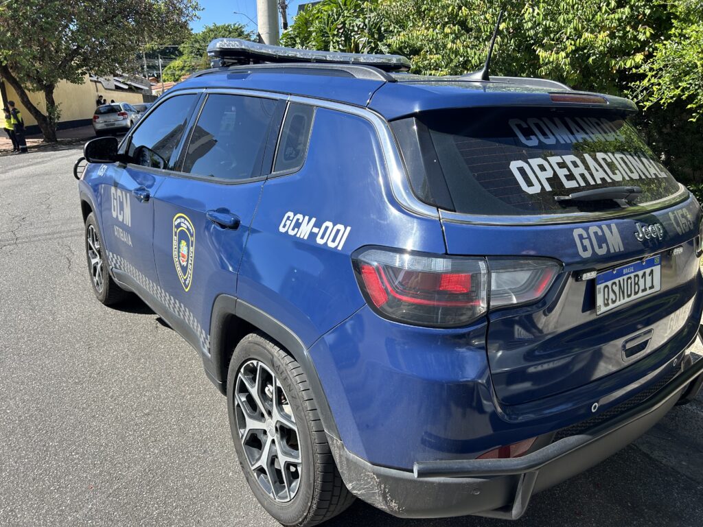 Homem é preso pela GCM após furtar fios elétricos de residência na Vila Santista, em Atibaia