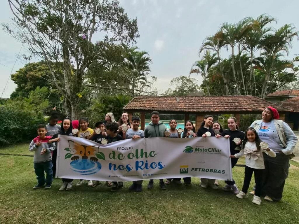 Educação Ambiental do De Olho nos Rios leva a escola de Bom Jesus dos Perdões