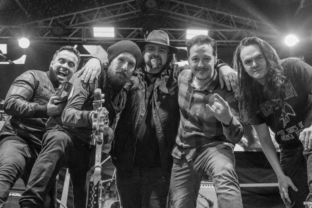 Banda é Lost Dogs - Pearl Jam Cover