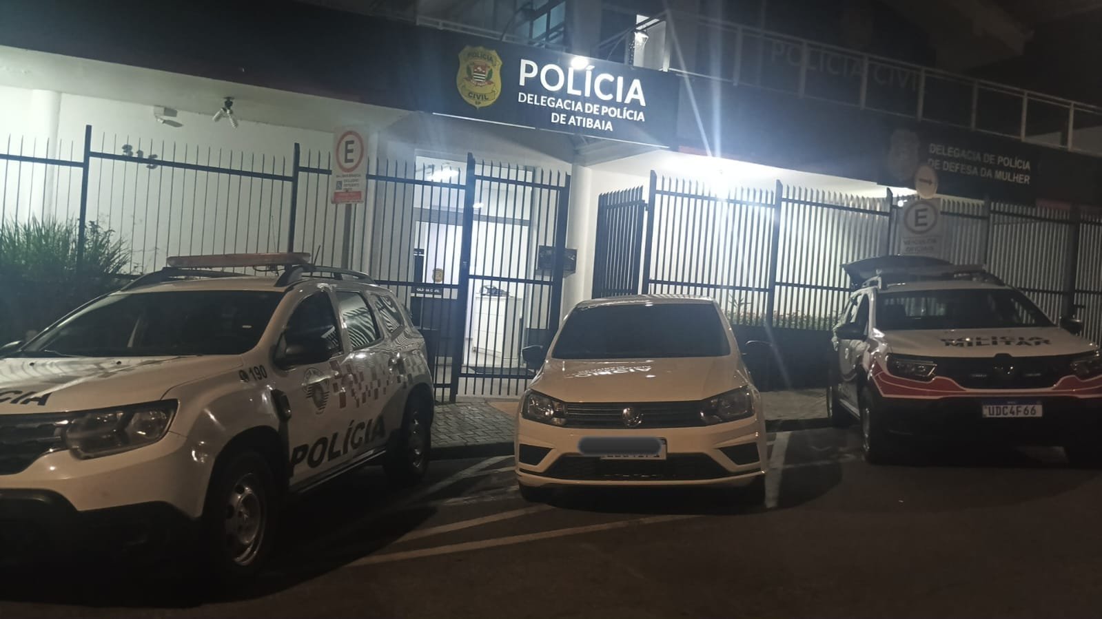 homens são presos em Atibaia