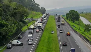 Acidente-na-rodovia-Dom-Pedro-I