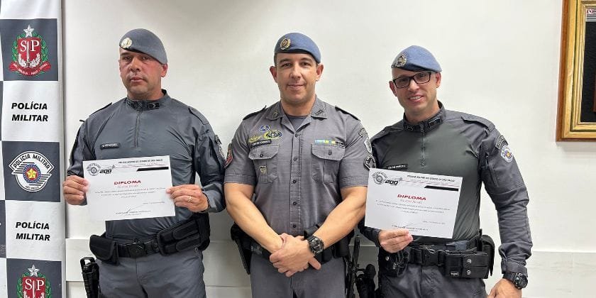 PM do Mes em Atibaia - PM Magro, comandante, capitão João Claudio Corrente, PM Magro e PM Verutti