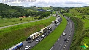 Acidente entre duas motocicletas deixa duas pessoas feridas na Rodovia Dom Pedro I.