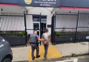 Polícia Militar prende homem procurado pela Justiça na Rua dos Pires, em Atibaia
